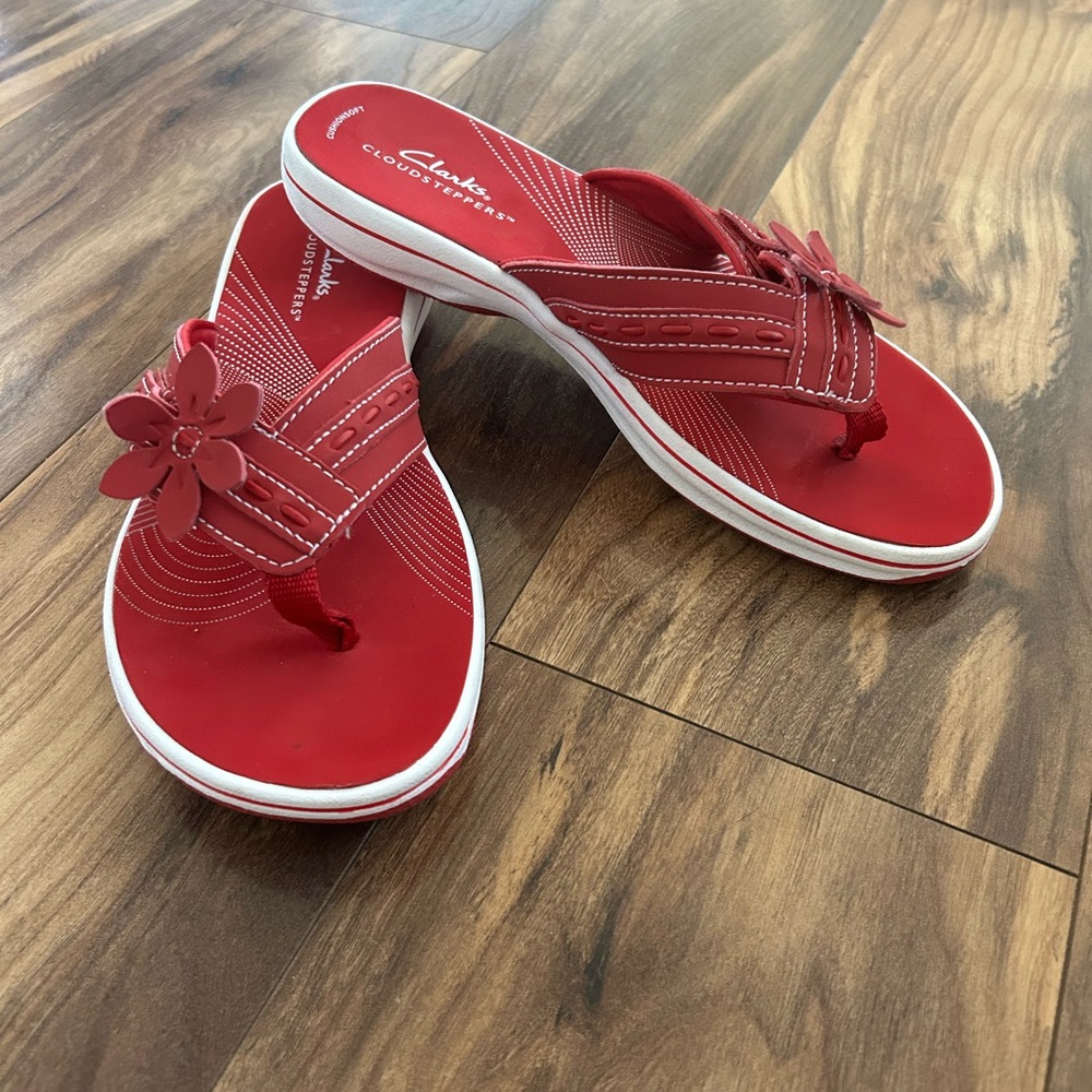 Clarks Women's Cloudstepper Sandals Sz 6 Red White Floral